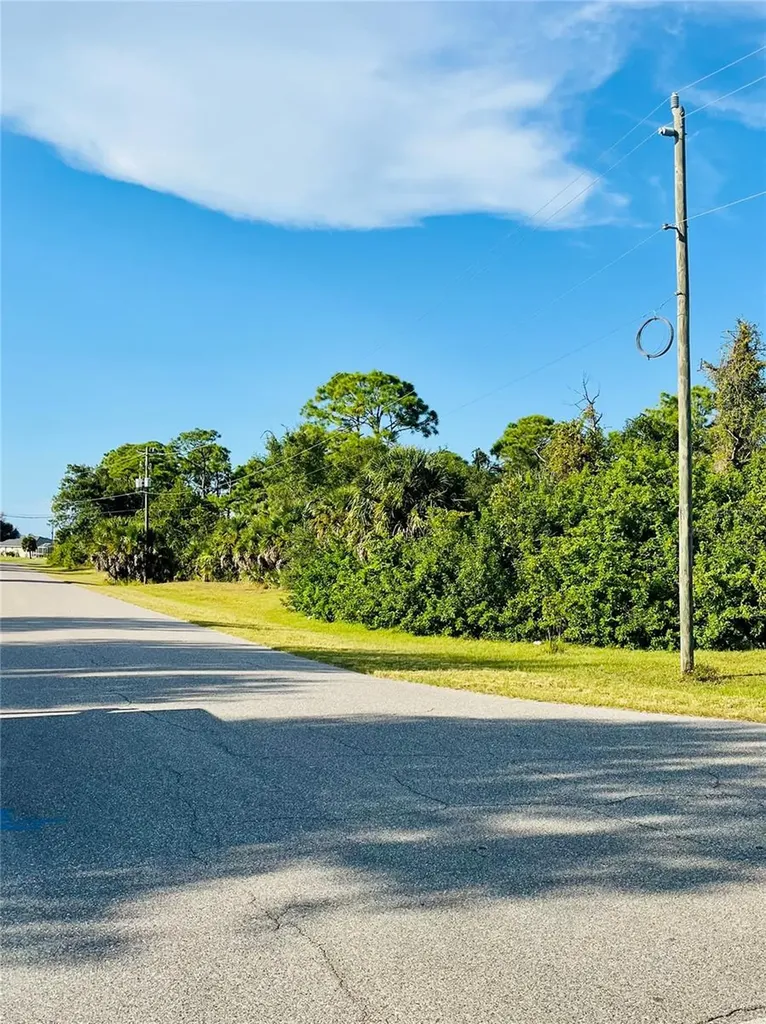 102 Antilla Drive Rotonda West FL 33947