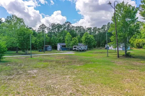 17822 Commonwealth Avenue N Polk City FL 33868