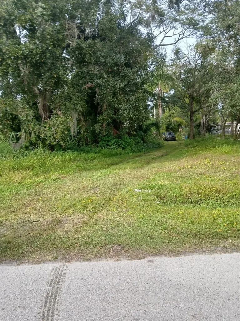 18565 N 16th Avenue E Orlando FL 32833