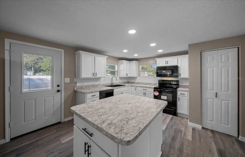 339 SW 83rd Street Ocala FL 34476