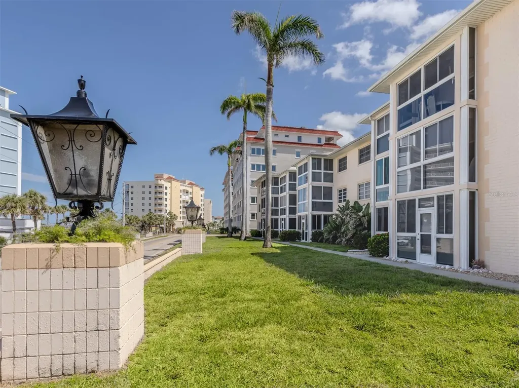 200 The Esplanade N Venice FL 34285
