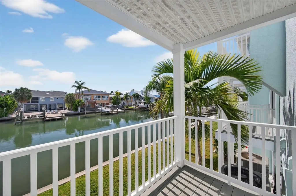 669 Garland Circle Indian Rocks Beach FL 33785