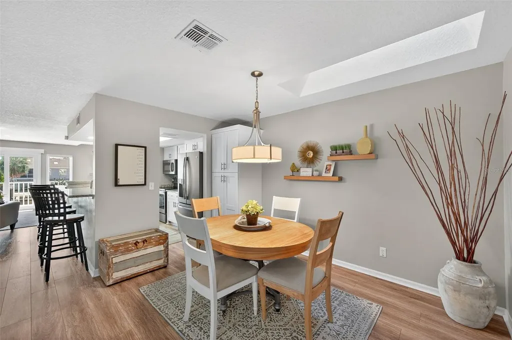 669 Garland Circle Indian Rocks Beach FL 33785