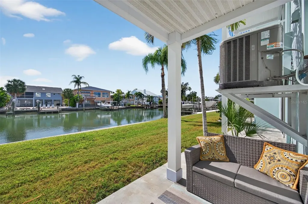 669 Garland Circle Indian Rocks Beach FL 33785