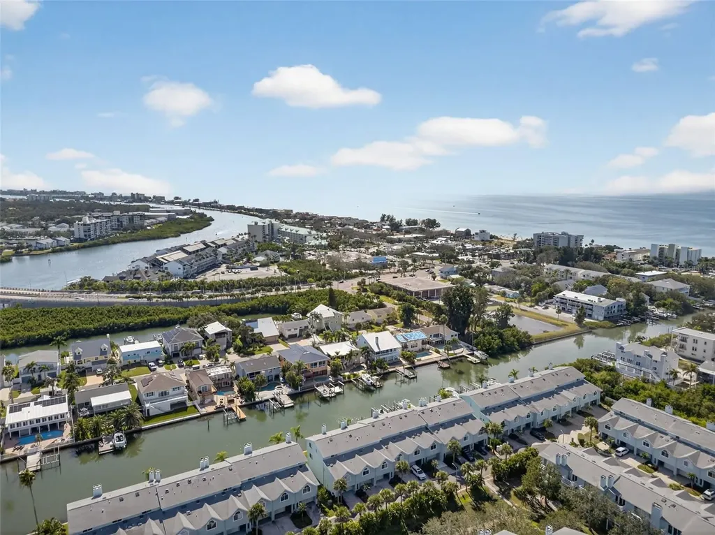 669 Garland Circle Indian Rocks Beach FL 33785