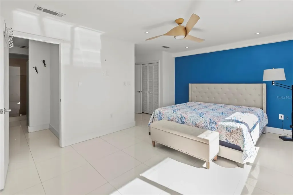 400 Golden Gate Point Sarasota FL 34236