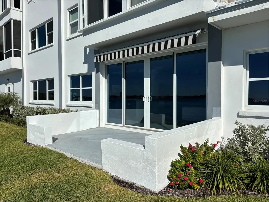400 Golden Gate Point Sarasota FL 34236