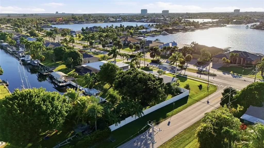 5229 Pelican Boulevard Cape Coral FL 33914