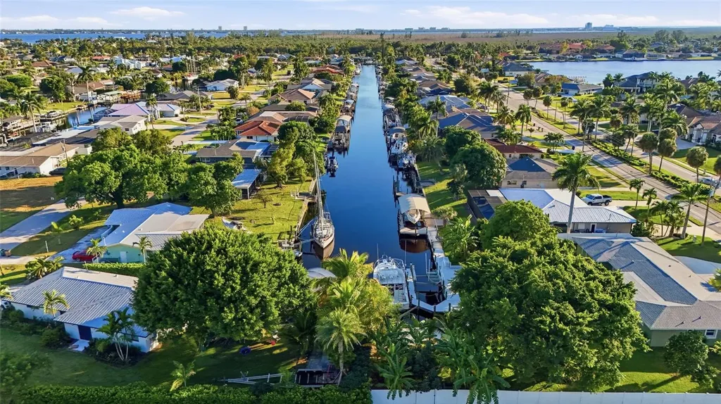 5229 Pelican Boulevard Cape Coral FL 33914