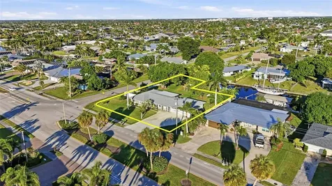 5229 Pelican Boulevard Cape Coral FL 33914