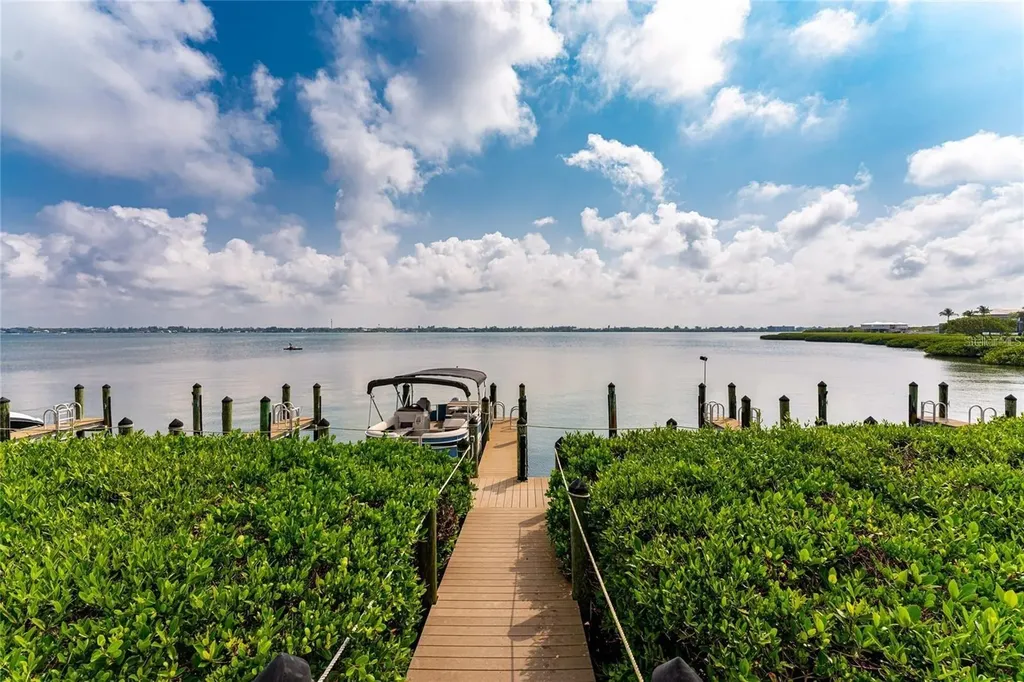 2955 N Beach Road Englewood FL 34223