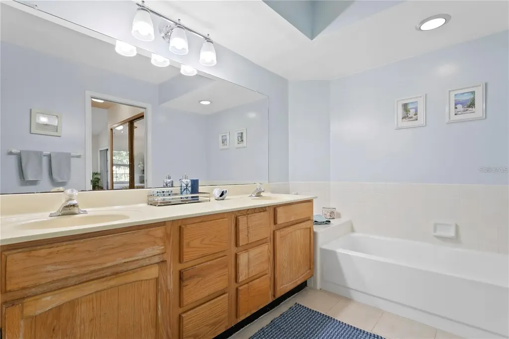 10823 Indian Hills Court Seminole FL 33777