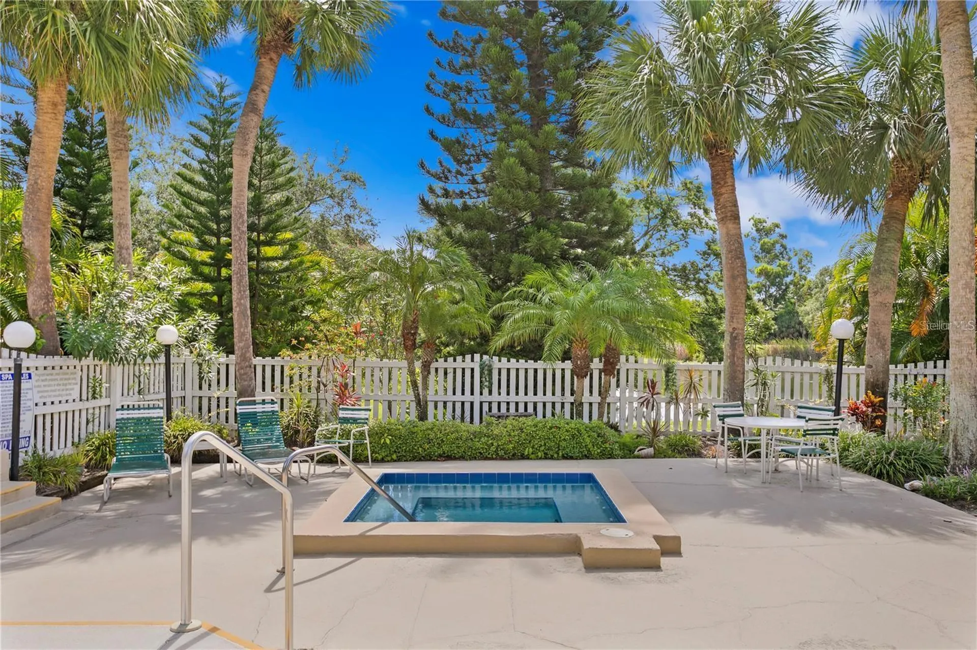 10823 Indian Hills Court Seminole FL 33777