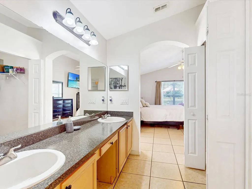 529 Eagle Pointe N Kissimmee FL 34746