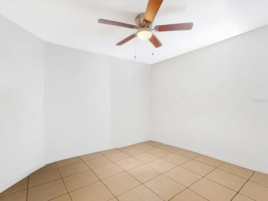 529 Eagle Pointe N Kissimmee FL 34746