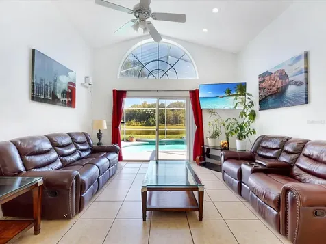 529 Eagle Pointe N Kissimmee FL 34746
