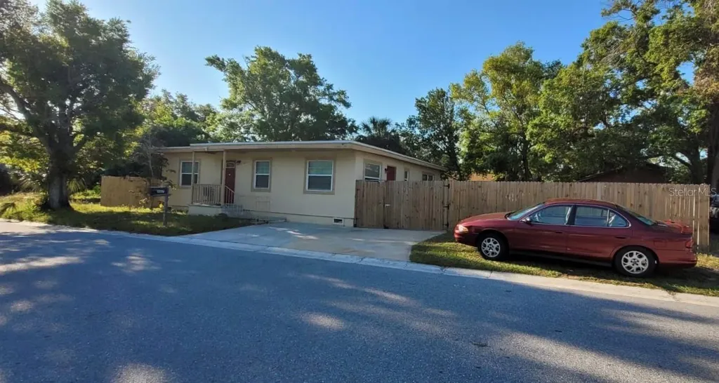 807 Palm Bluff Street Clearwater FL 33755