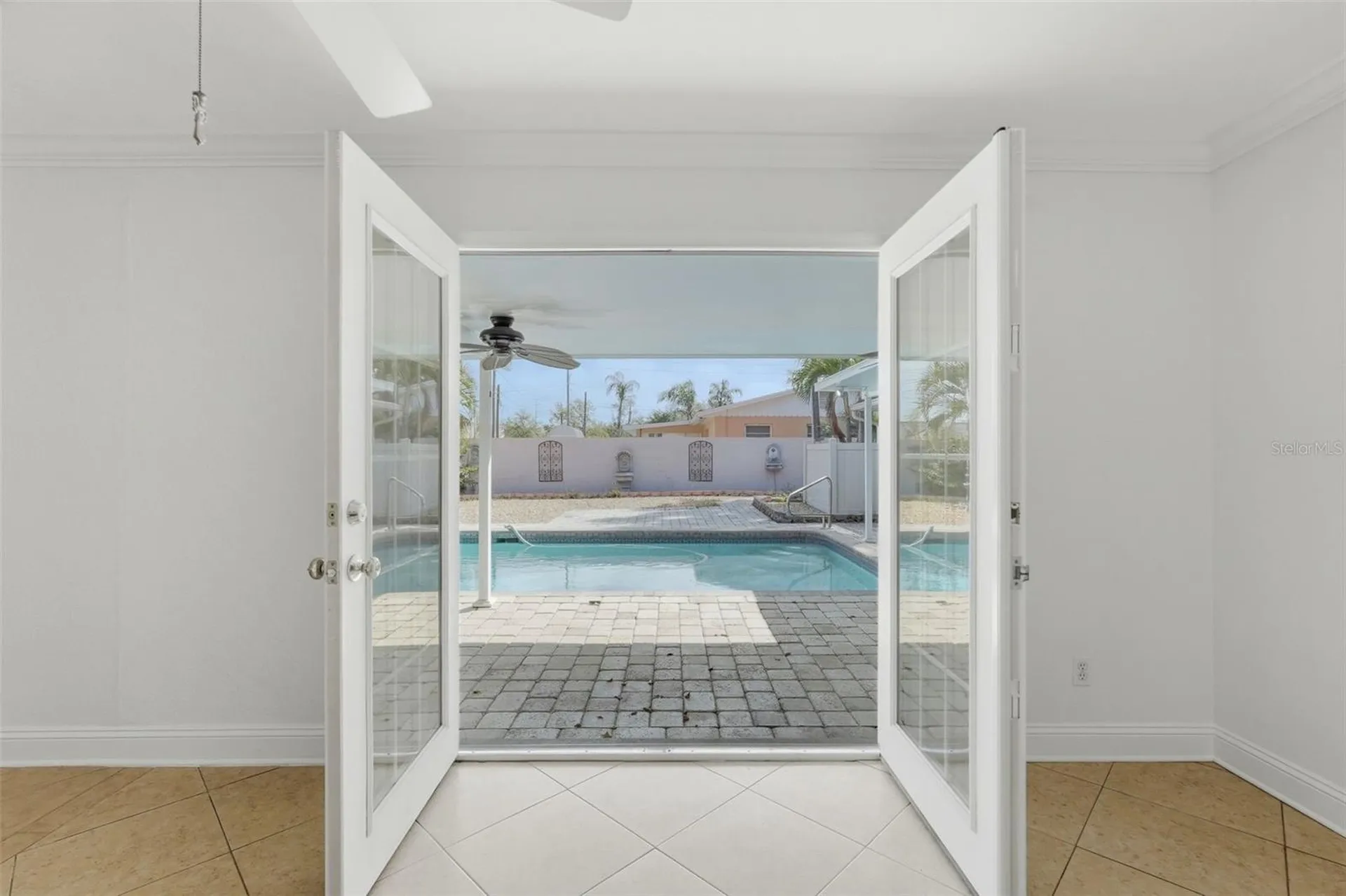 8235 39th Avenue N St Petersburg FL 33709
