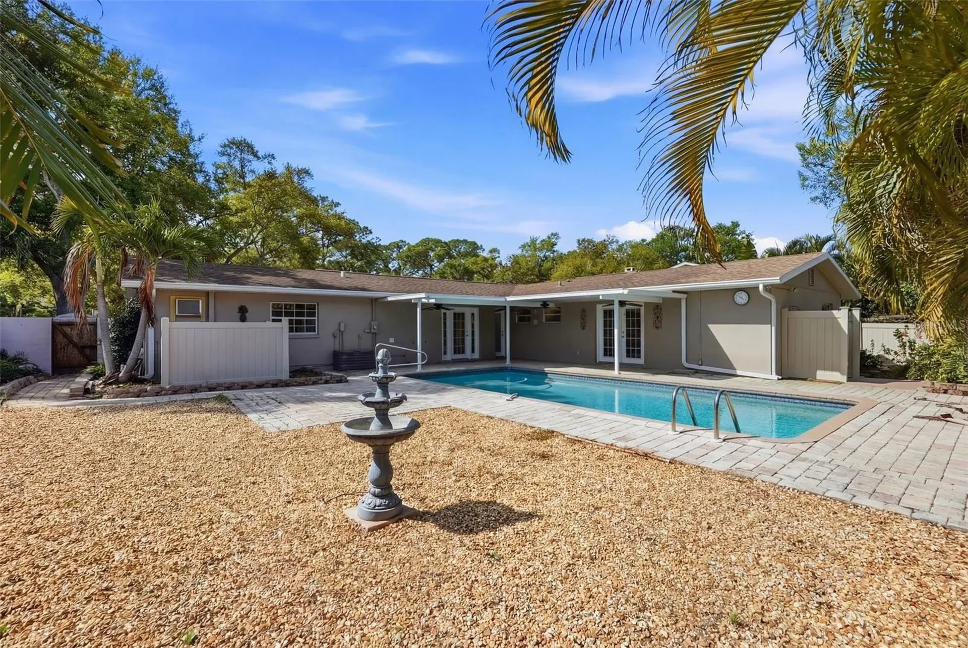 8235 39th Avenue N St Petersburg FL 33709