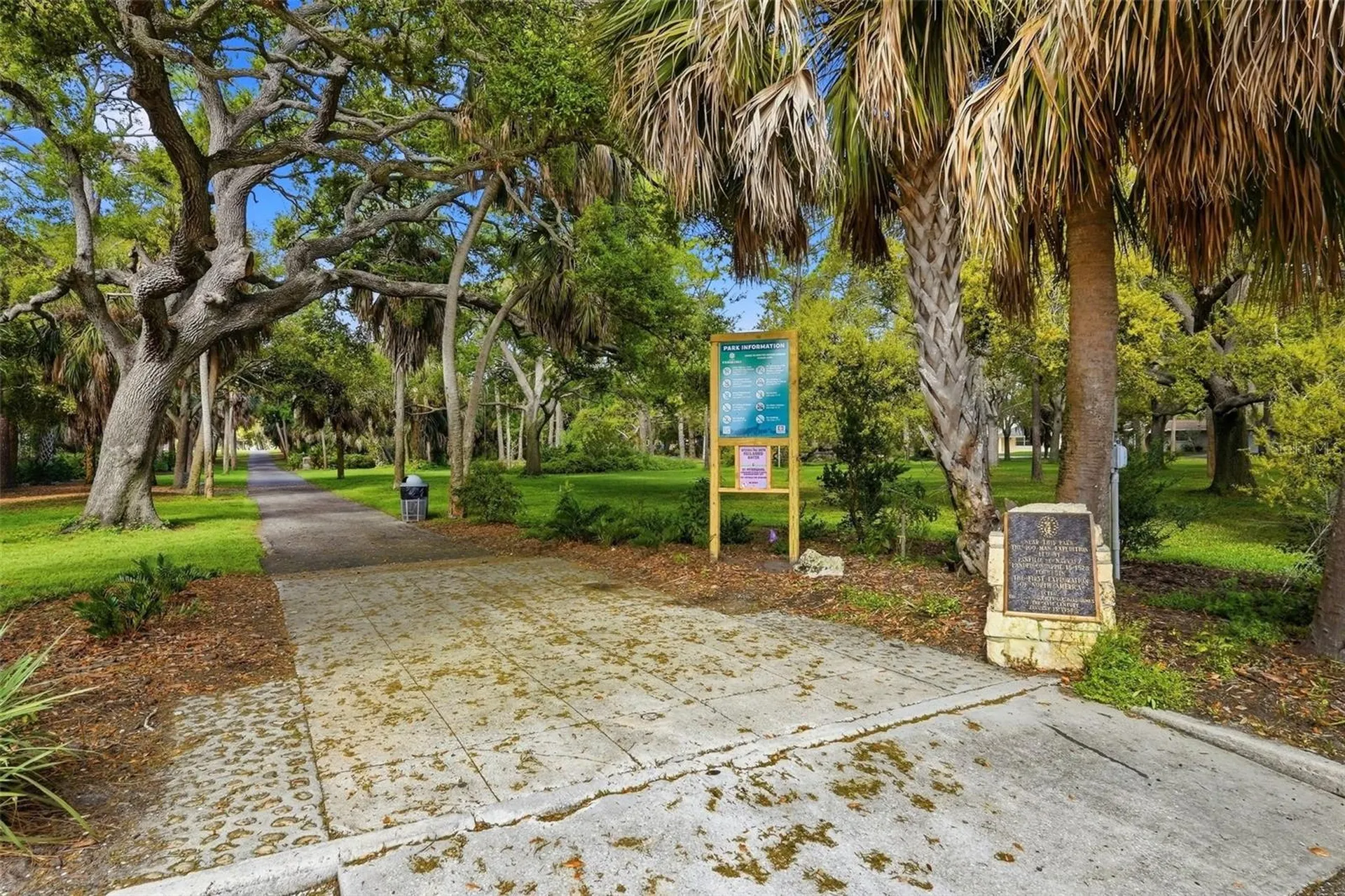 8235 39th Avenue N St Petersburg FL 33709
