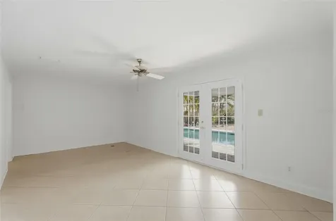 8235 39th Avenue N St Petersburg FL 33709