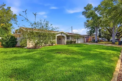 8235 39th Avenue N St Petersburg FL 33709