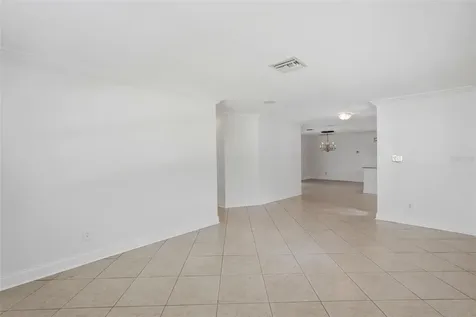 8235 39th Avenue N St Petersburg FL 33709
