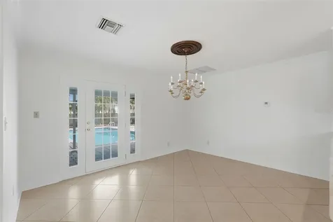 8235 39th Avenue N St Petersburg FL 33709