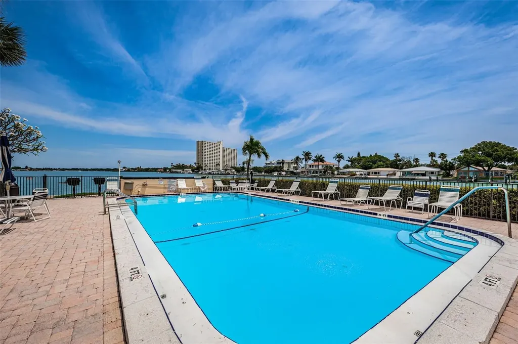 7420 Bay Island Drive South Pasadena FL 33707