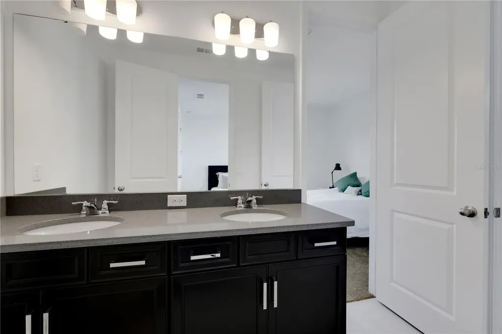 9842 Peebles Street Orlando FL 32827