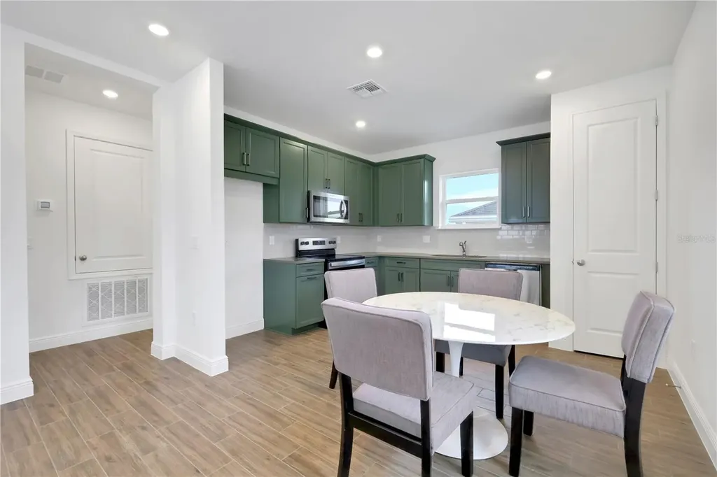 9842 Peebles Street Orlando FL 32827