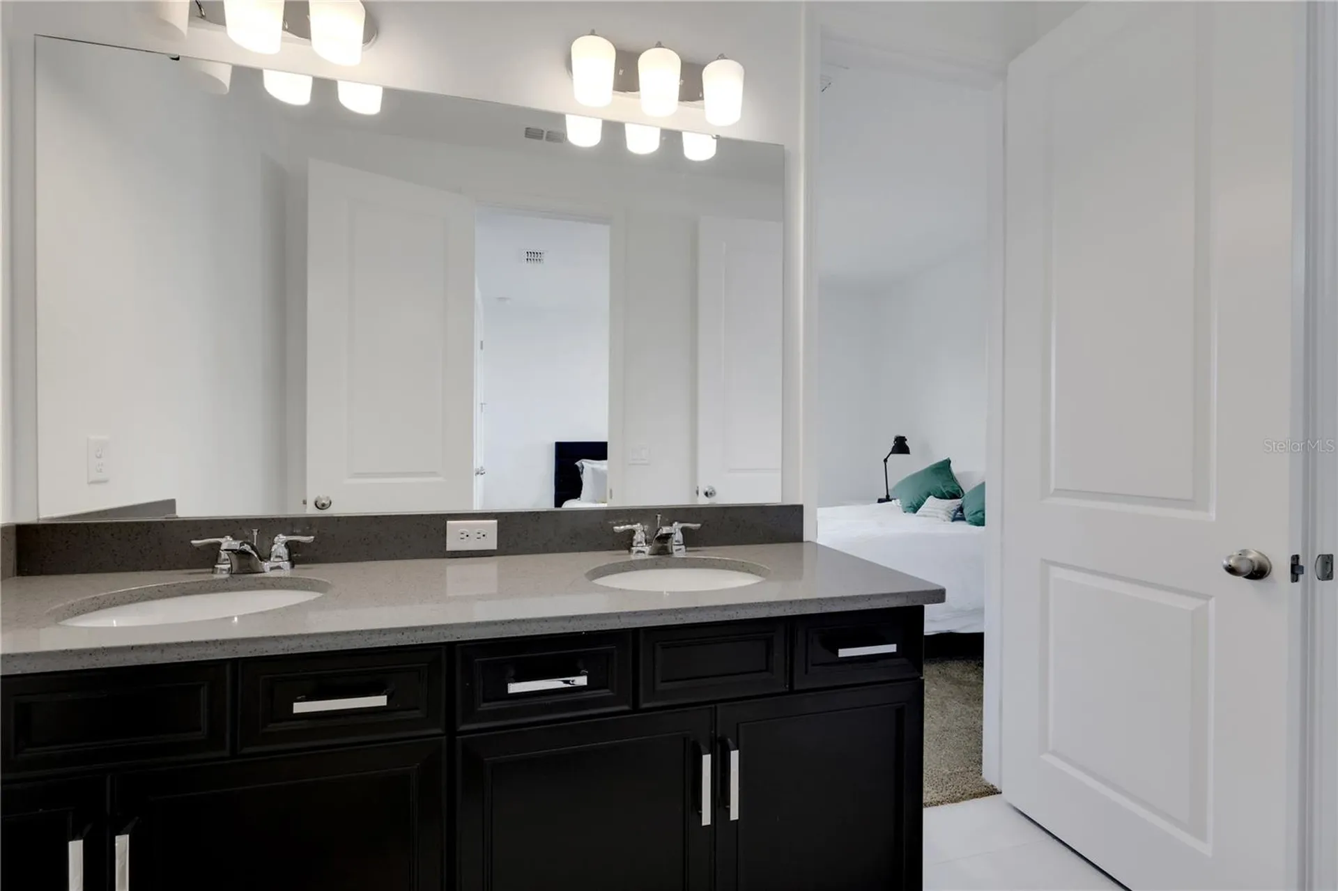 9842 Peebles Street Orlando FL 32827
