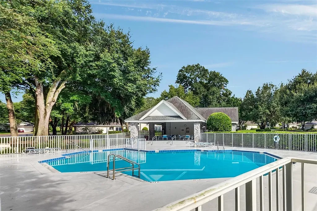 1010 Loch Vail Apopka FL 32712