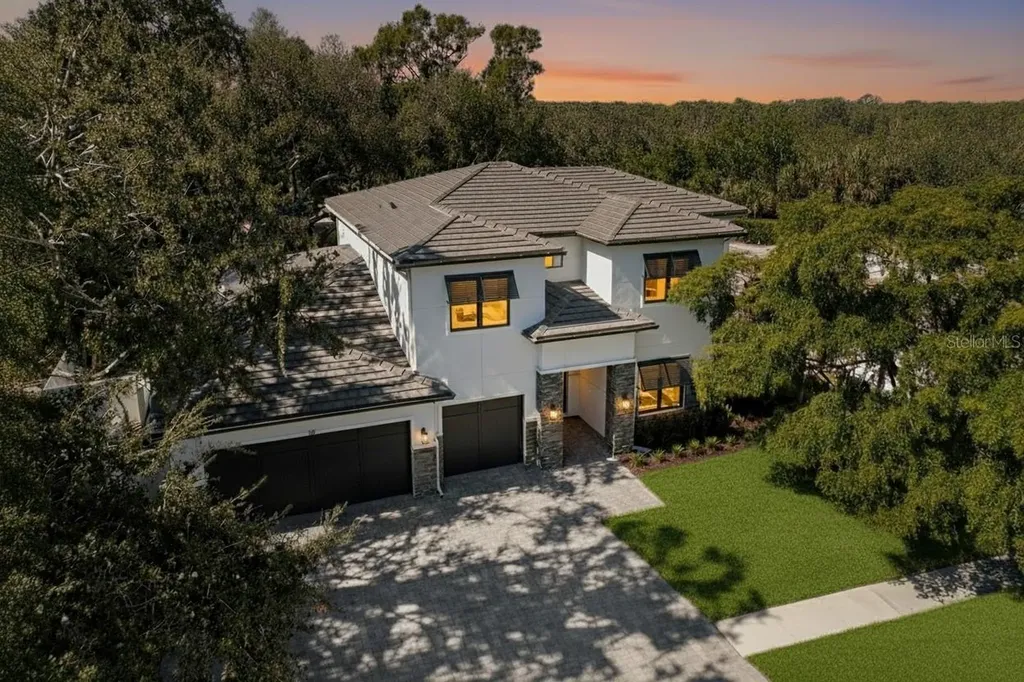 3512 Camino Real Sarasota FL 34239