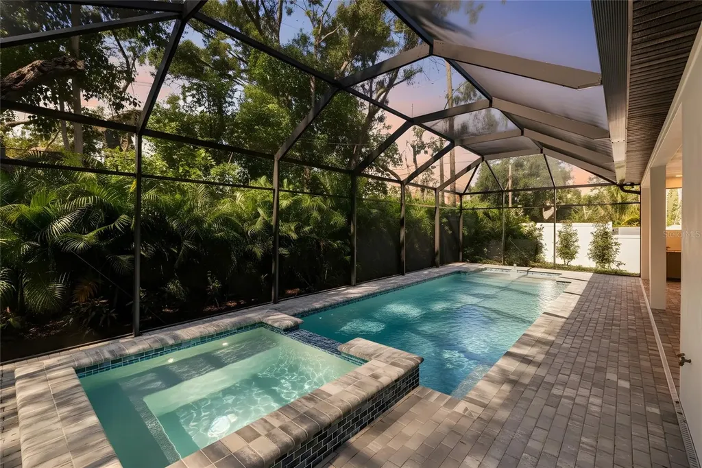 3512 Camino Real Sarasota FL 34239
