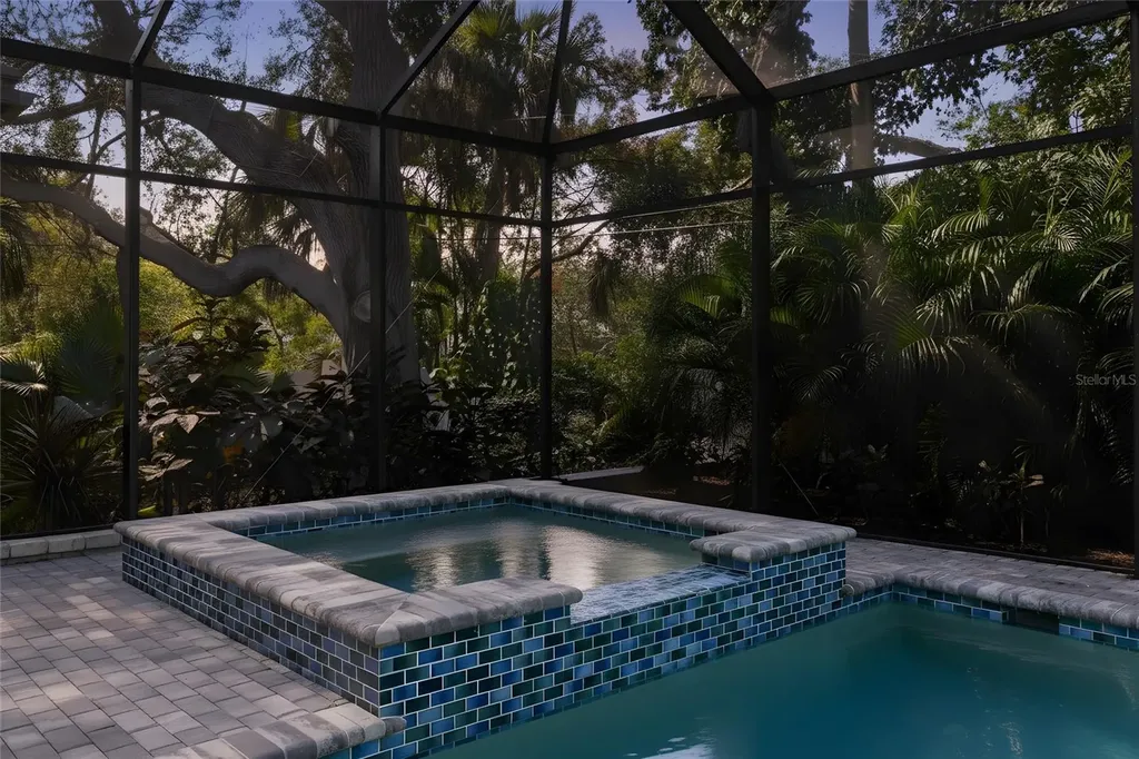 3512 Camino Real Sarasota FL 34239