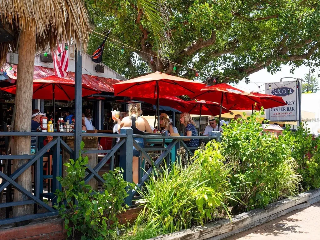 3512 Camino Real Sarasota FL 34239