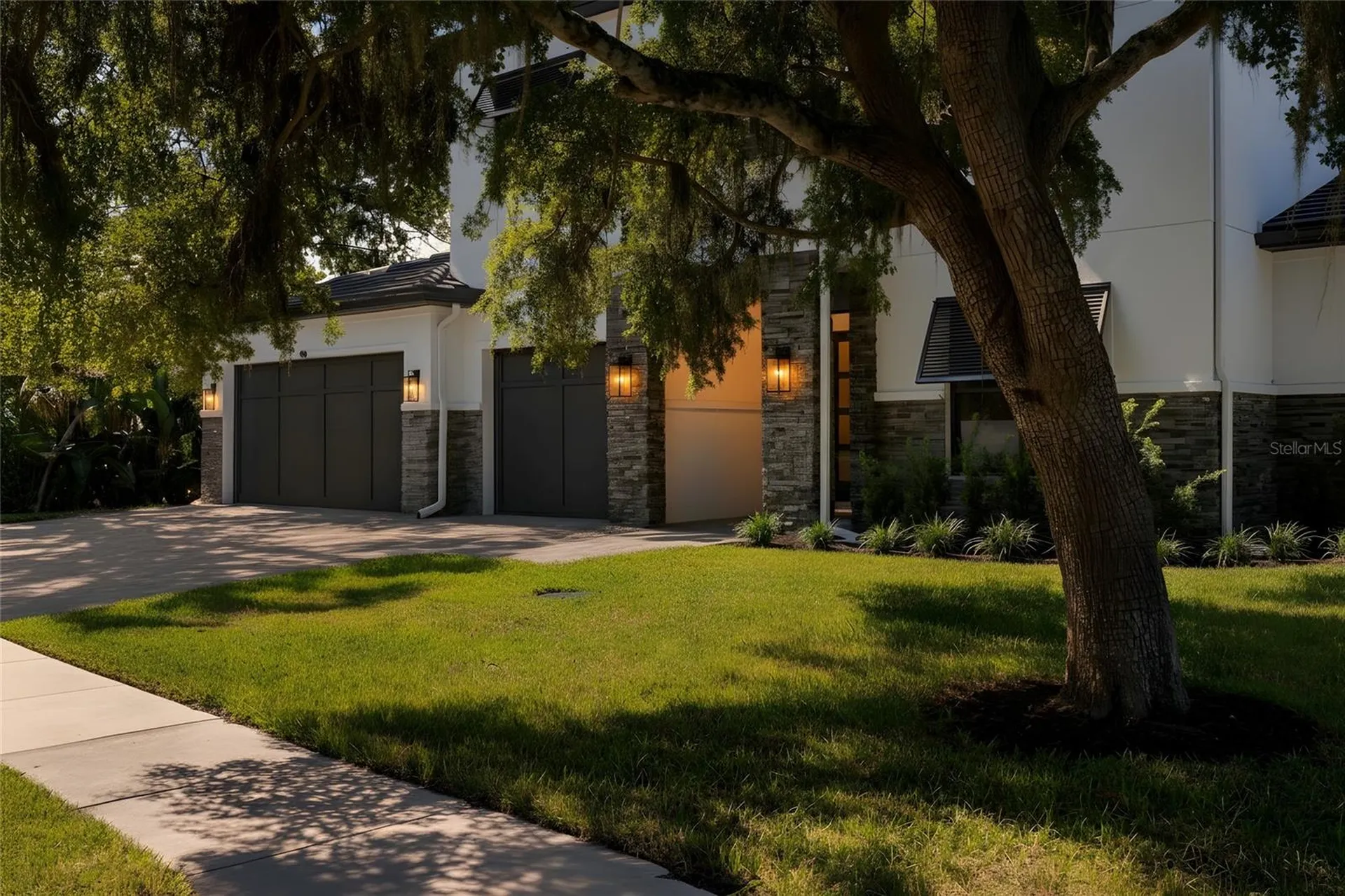 3512 Camino Real Sarasota FL 34239