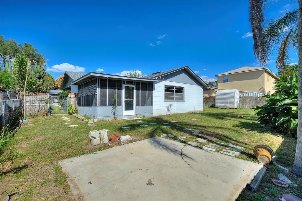221 Dorothy Street Auburndale FL 33823