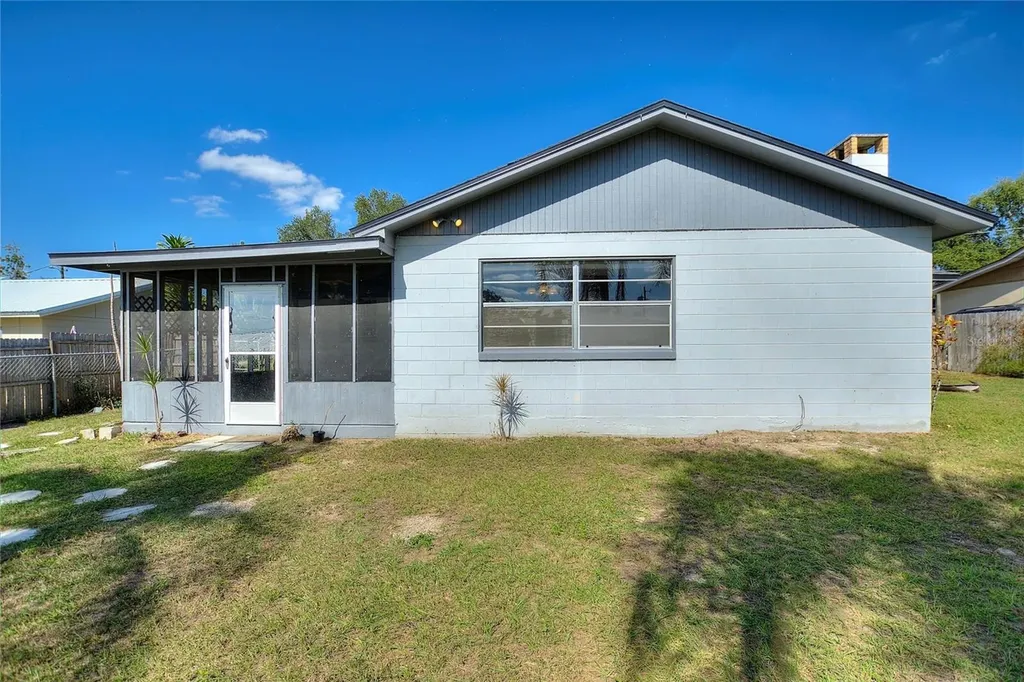 221 Dorothy Street Auburndale FL 33823