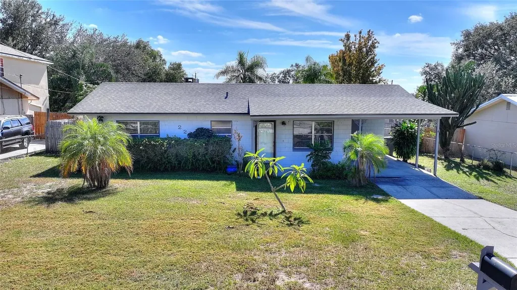 221 Dorothy Street Auburndale FL 33823