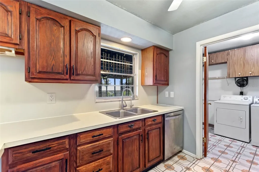 221 Dorothy Street Auburndale FL 33823
