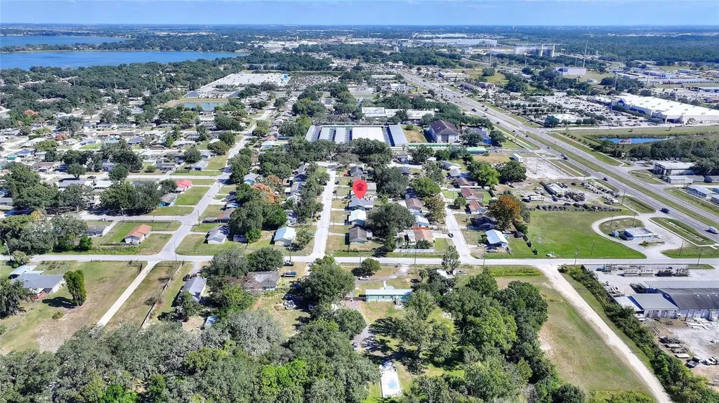 221 Dorothy Street Auburndale FL 33823
