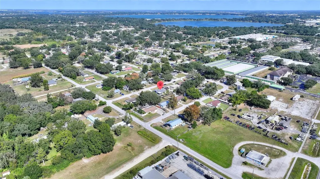 221 Dorothy Street Auburndale FL 33823