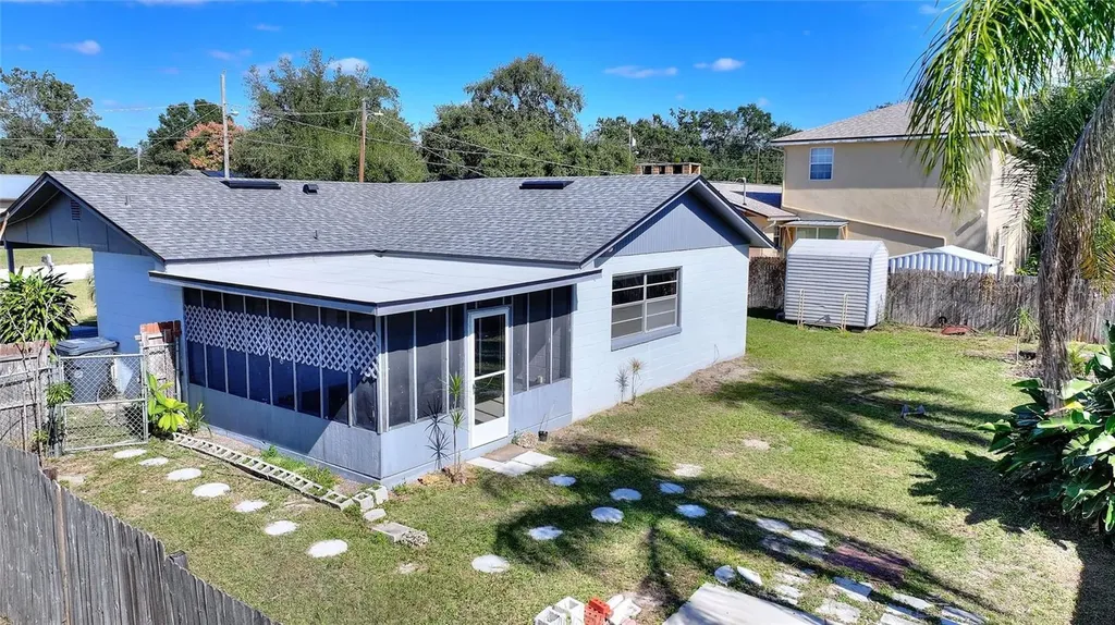 221 Dorothy Street Auburndale FL 33823
