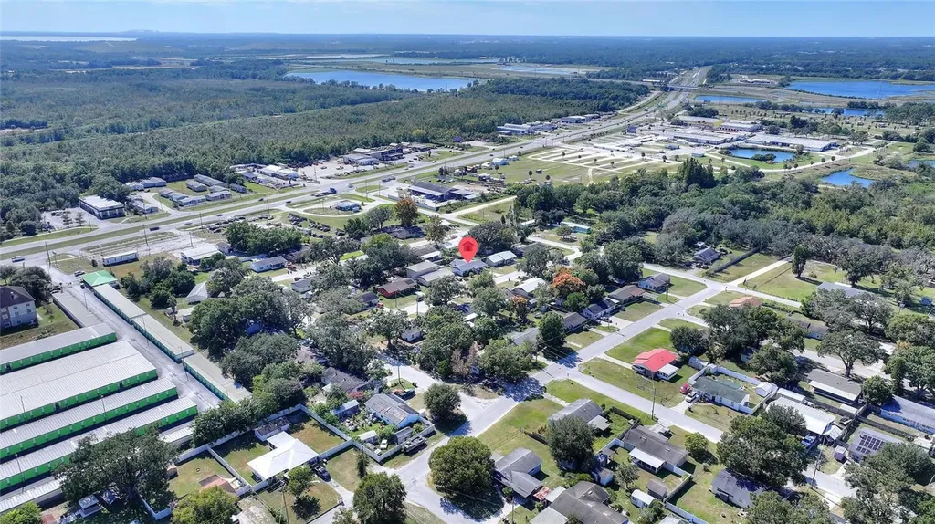 221 Dorothy Street Auburndale FL 33823