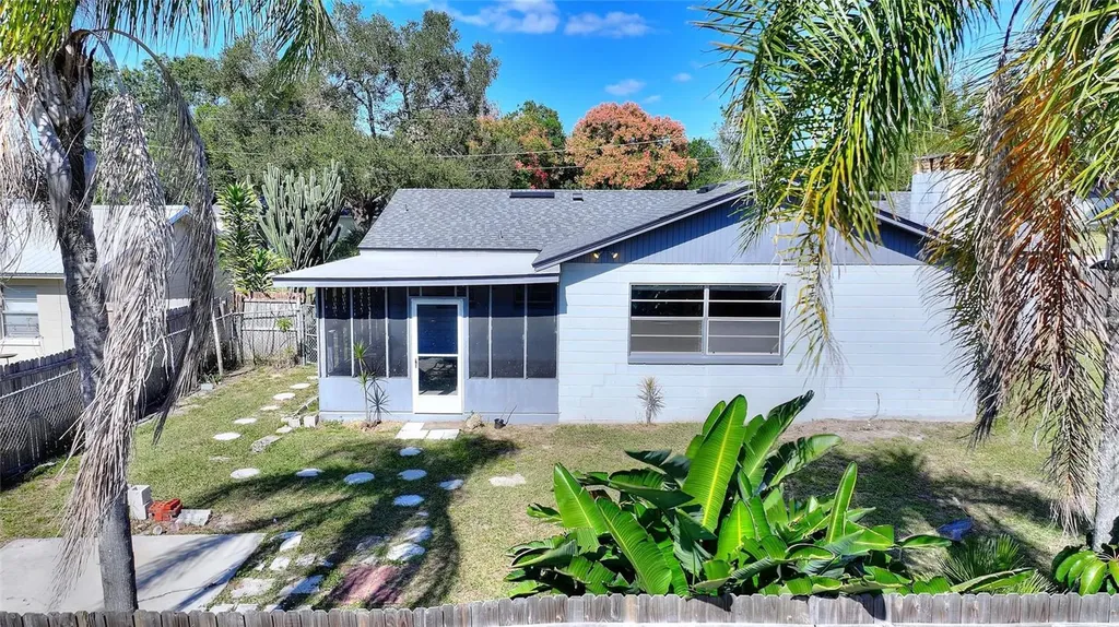 221 Dorothy Street Auburndale FL 33823