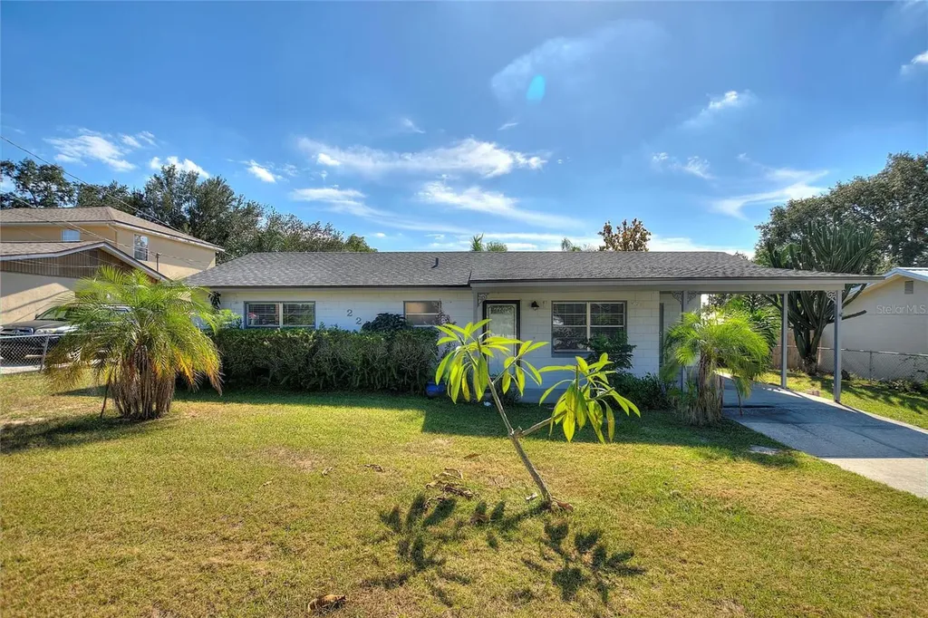 221 Dorothy Street Auburndale FL 33823