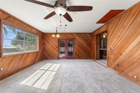 221 Dorothy Street Auburndale FL 33823