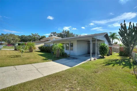 221 Dorothy Street Auburndale FL 33823